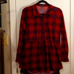Signature Studio red and blue flannel style shirt with pockets.